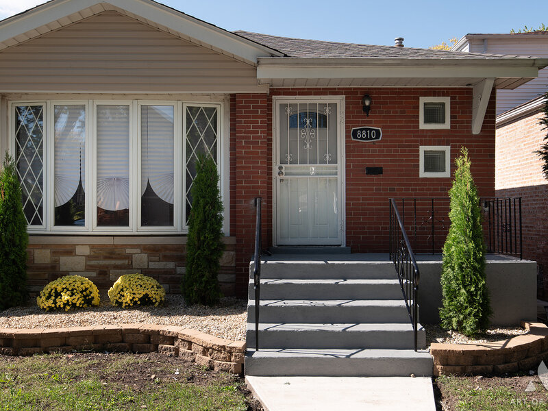8810 S Euclid Avenue Chicago IL 60617
