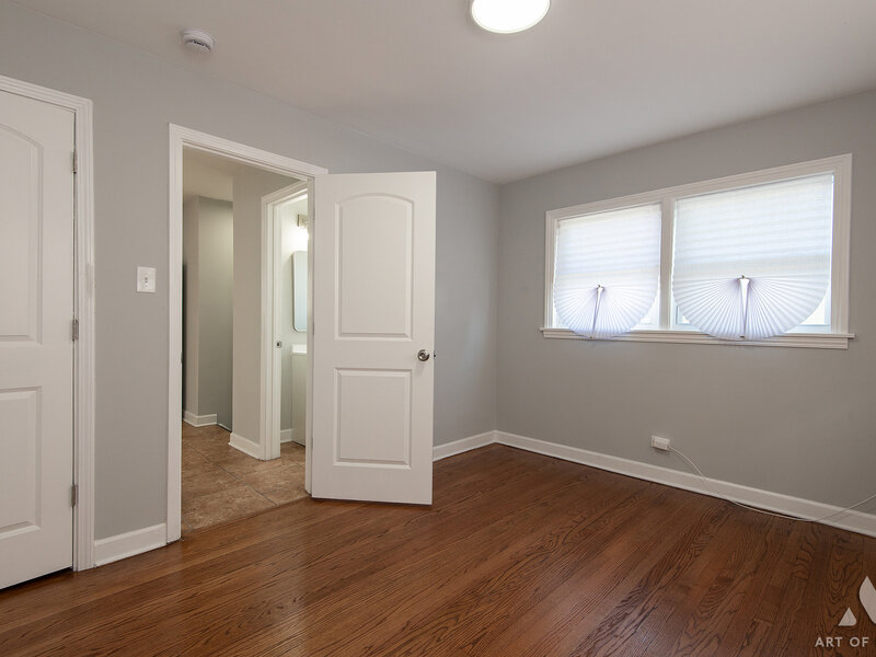 8810 S Euclid Avenue Chicago IL 60617
