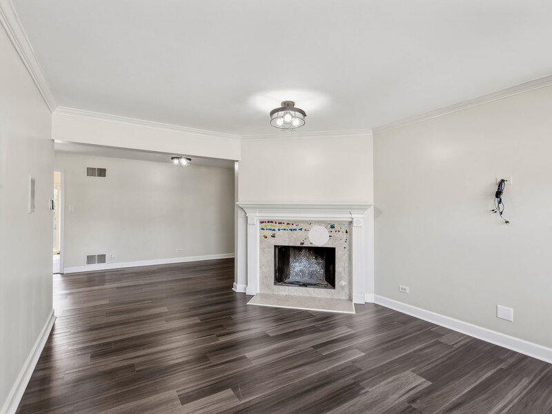 1931 Farnham Court Schaumburg IL 60194