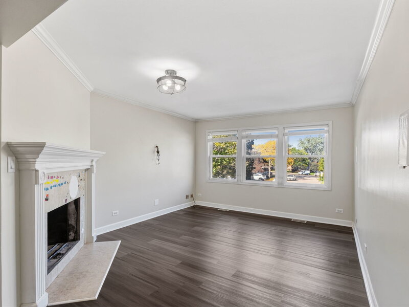 1931 Farnham Court Schaumburg IL 60194