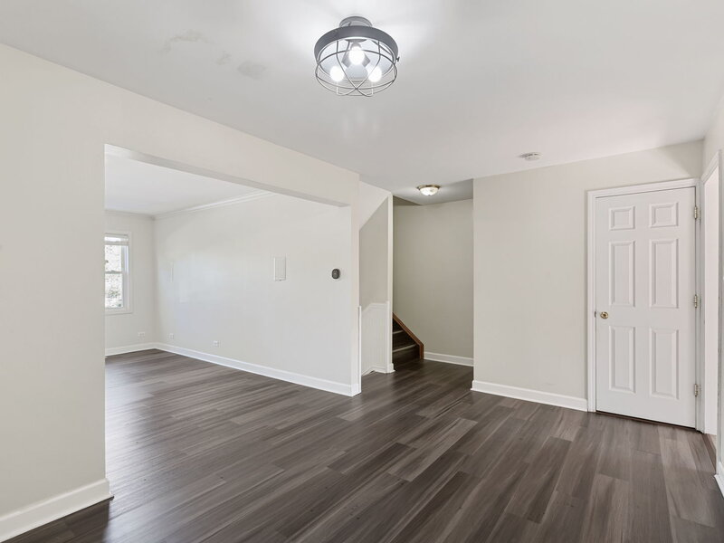 1931 Farnham Court Schaumburg IL 60194