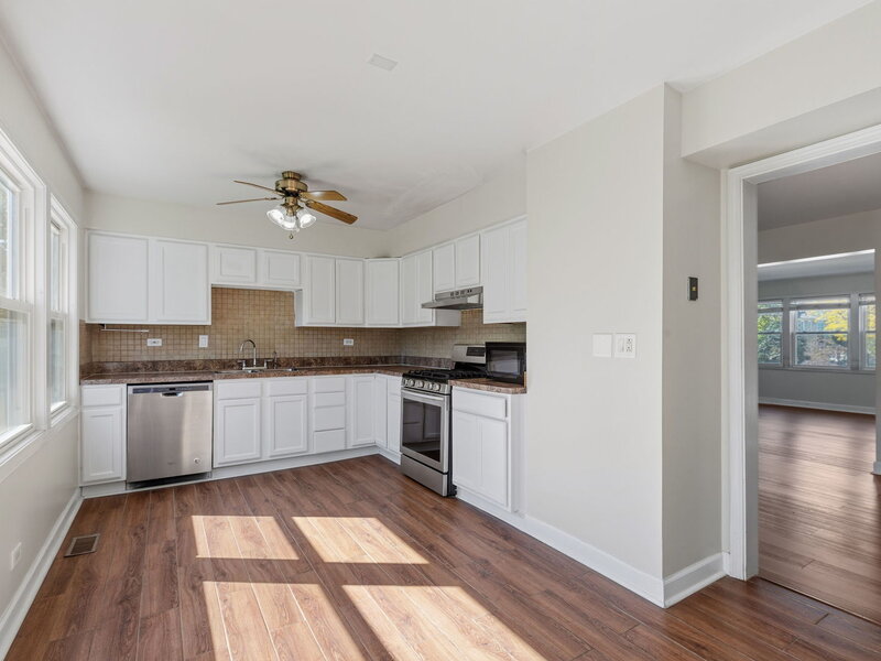 1931 Farnham Court Schaumburg IL 60194
