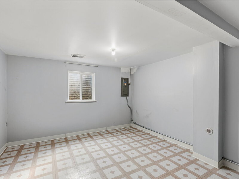 1931 Farnham Court Schaumburg IL 60194