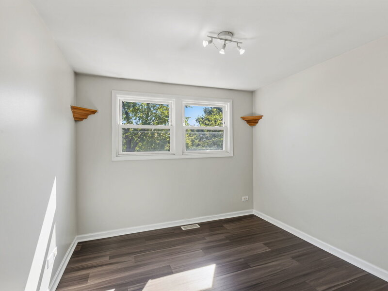 1931 Farnham Court Schaumburg IL 60194