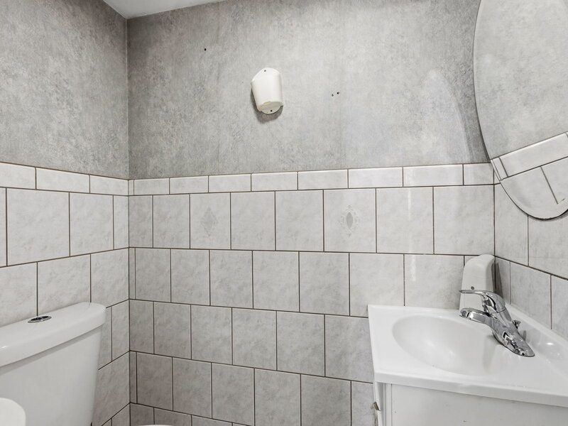 1931 Farnham Court Schaumburg IL 60194