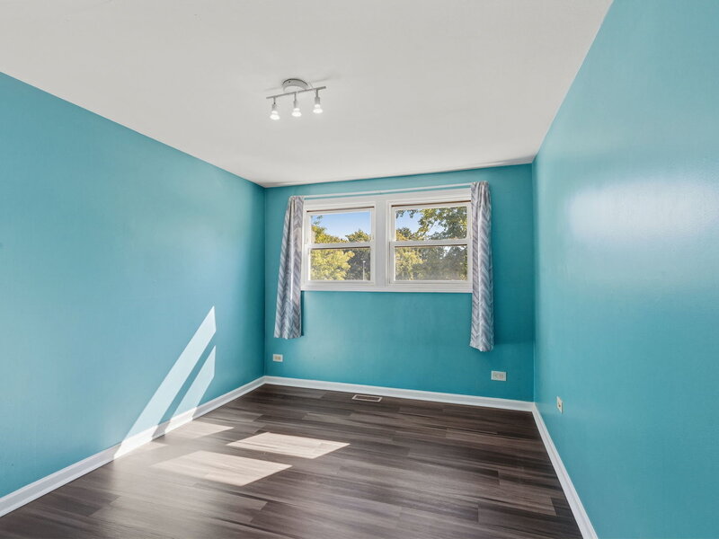 1931 Farnham Court Schaumburg IL 60194