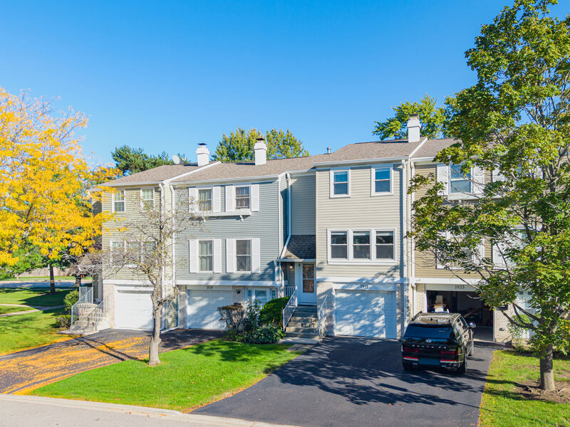 1931 Farnham Court Schaumburg IL 60194