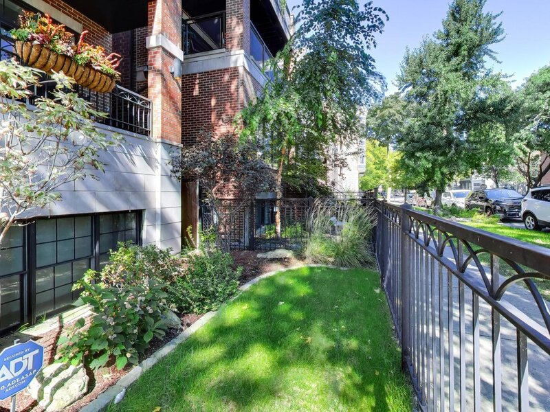2842 N Racine Avenue Chicago IL 60657