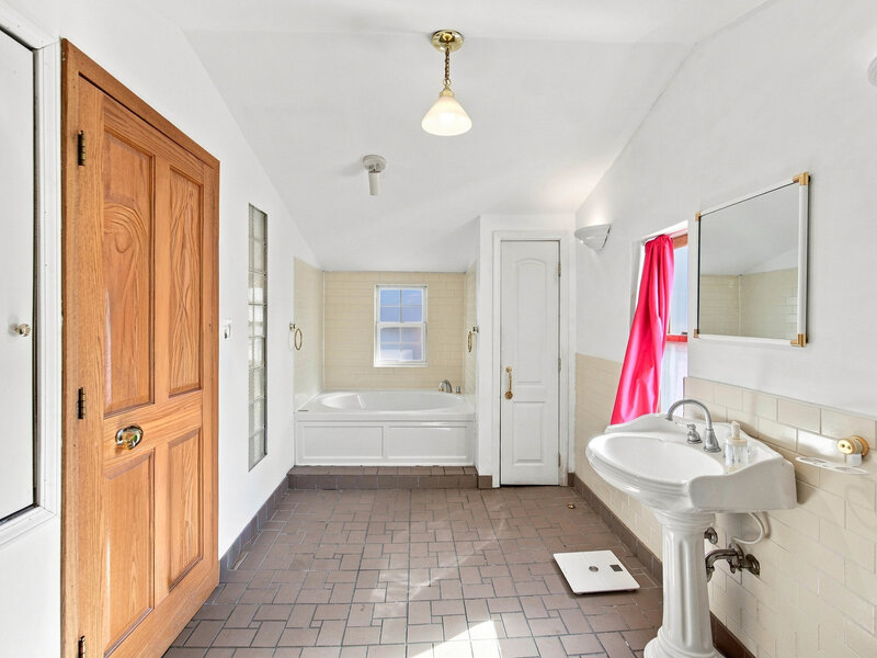 4104 N Richmond Street Chicago IL 60618