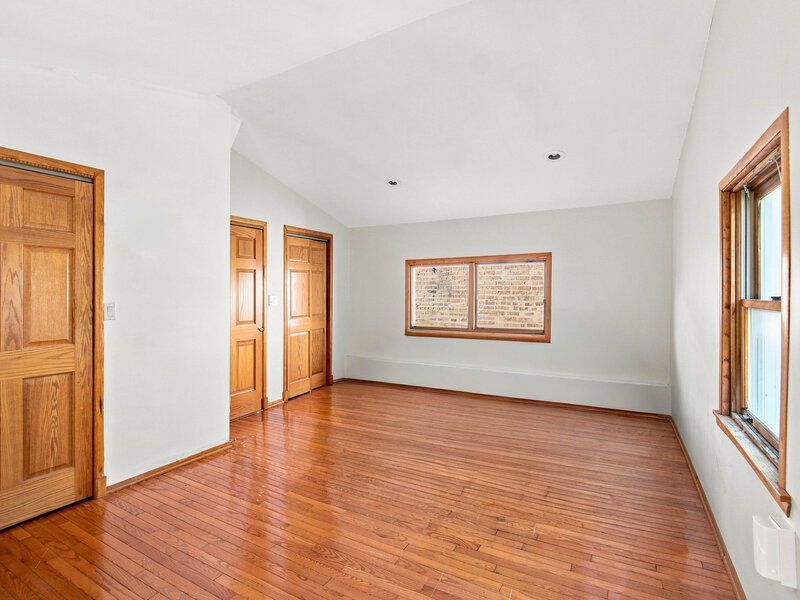 4104 N Richmond Street Chicago IL 60618