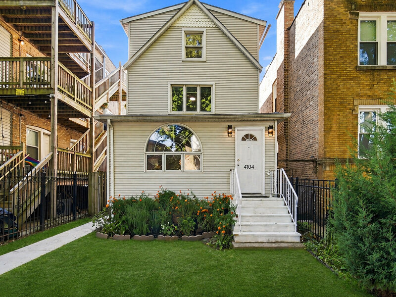 4104 N Richmond Street Chicago IL 60618