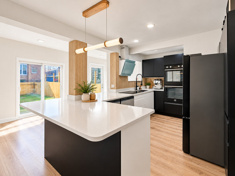 4104 N Richmond Street Chicago IL 60618