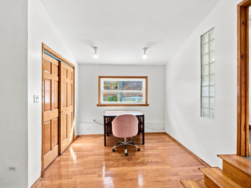 4104 N Richmond Street Chicago IL 60618