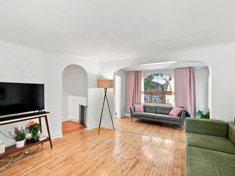 4104 N Richmond Street Chicago IL 60618