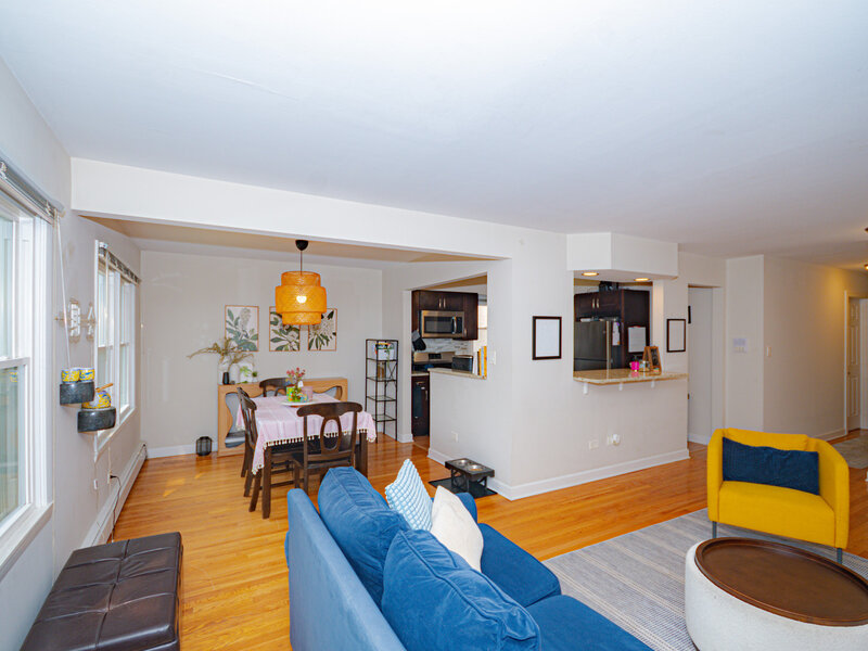 2724 W Berwyn Avenue Chicago IL 60625