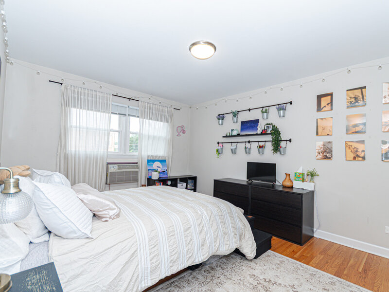 2724 W Berwyn Avenue Chicago IL 60625