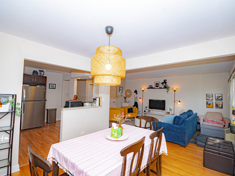 2724 W Berwyn Avenue Chicago IL 60625