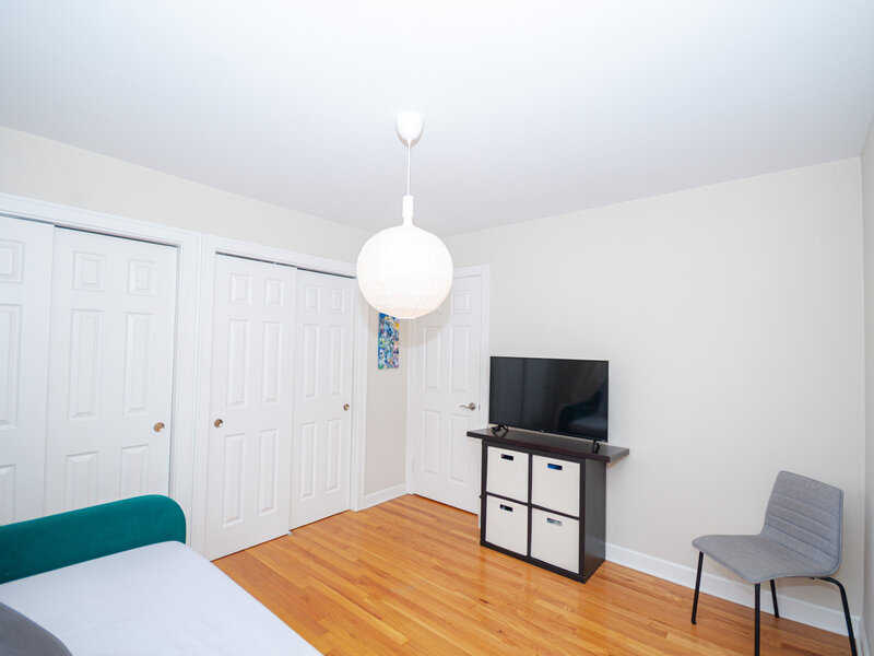 2724 W Berwyn Avenue Chicago IL 60625