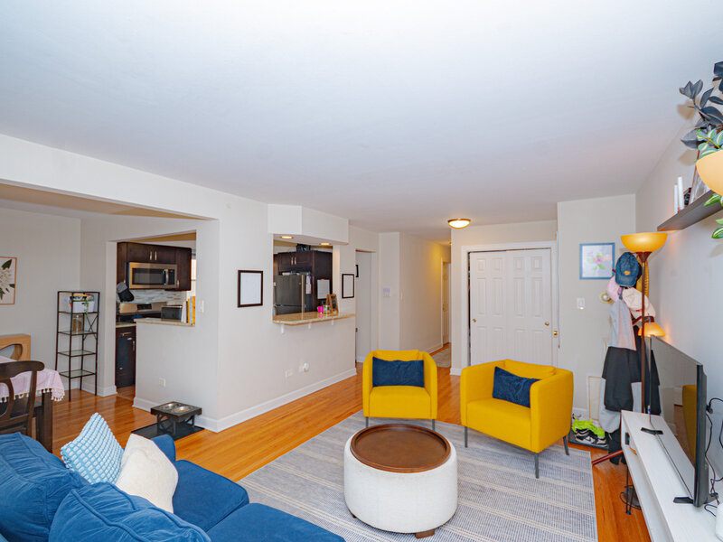 2724 W Berwyn Avenue Chicago IL 60625