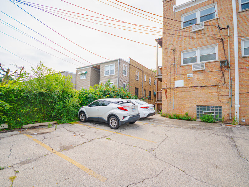 2724 W Berwyn Avenue Chicago IL 60625