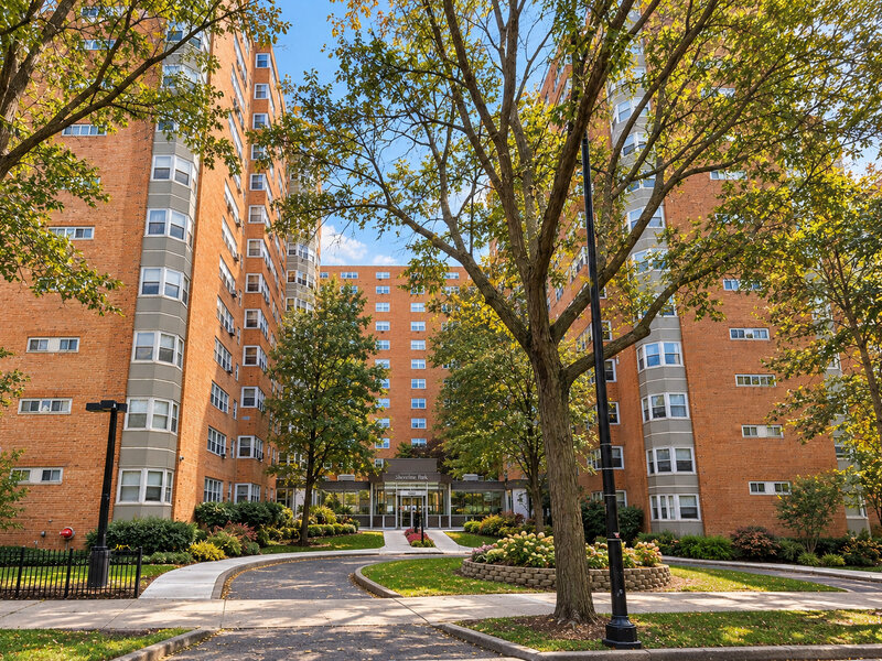 4960 N Marine Drive Chicago IL 60640