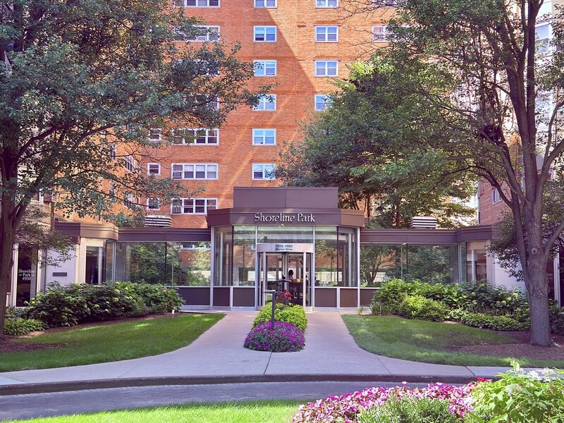 4960 N Marine Drive Chicago IL 60640