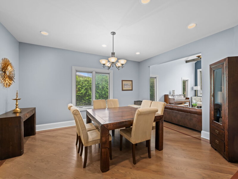 6834 N Kedvale Avenue Lincolnwood IL 60712