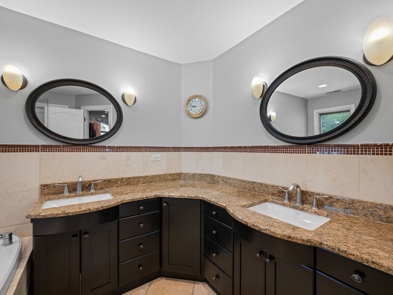 6834 N Kedvale Avenue Lincolnwood IL 60712