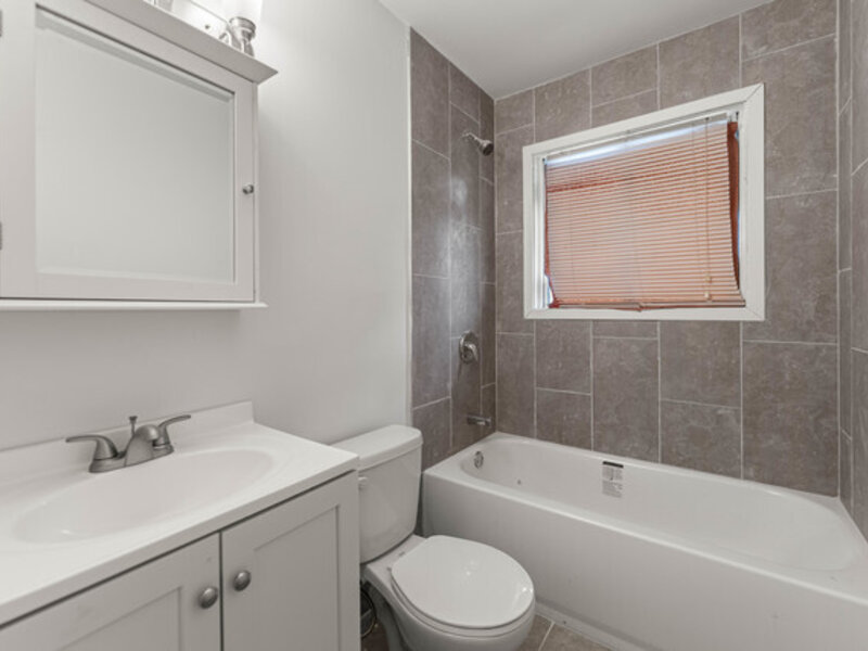172 W 158th Street Harvey IL 60426