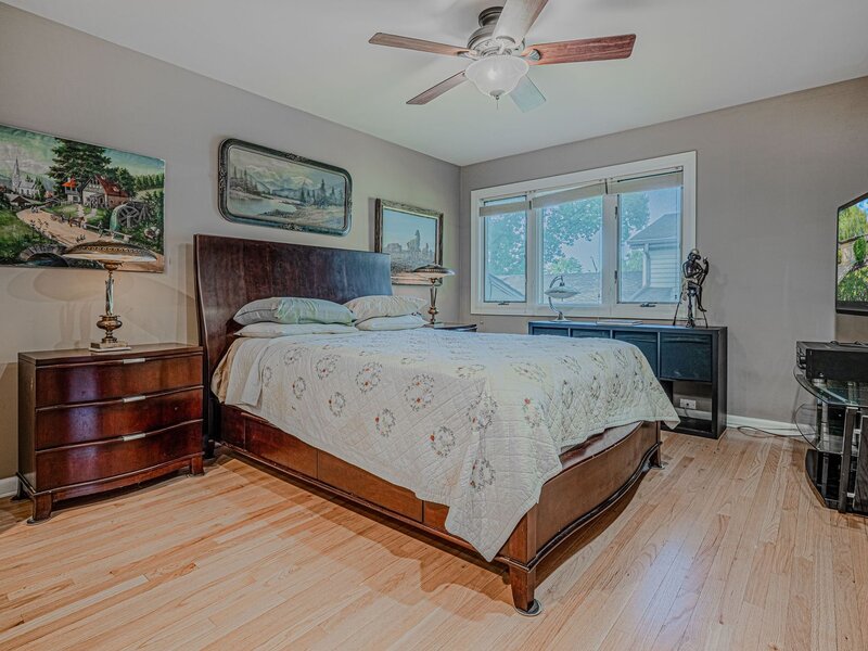 1606 E Waverly Court Arlington Heights IL 60004