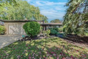 Photo of 1606 E Waverly Court Arlington Heights IL 60004