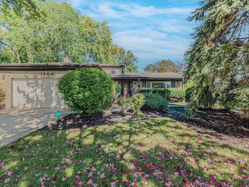 1606 E Waverly Court Arlington Heights IL 60004