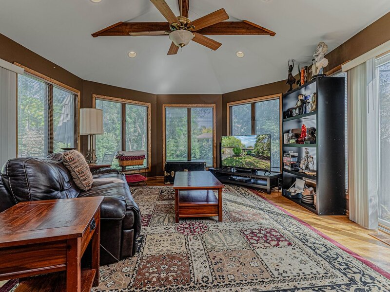 1606 E Waverly Court Arlington Heights IL 60004