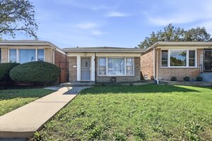 Photo of 139 W 83rd Street Chicago IL 60620