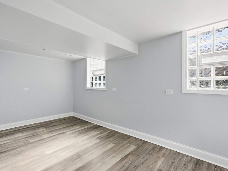 139 W 83rd Street Chicago IL 60620