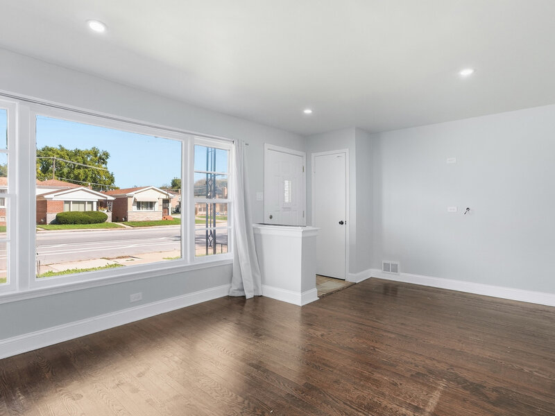 139 W 83rd Street Chicago IL 60620