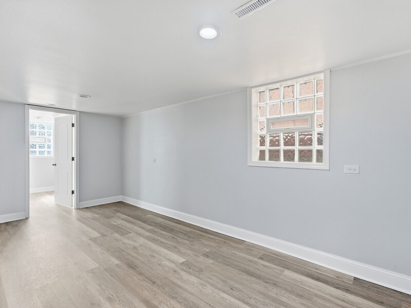 139 W 83rd Street Chicago IL 60620