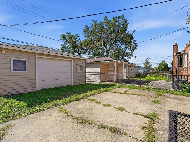 139 W 83rd Street Chicago IL 60620