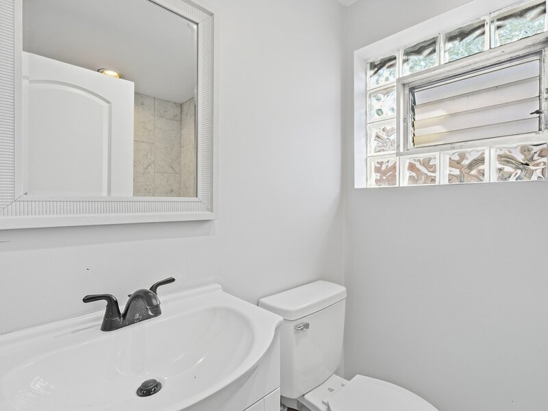 139 W 83rd Street Chicago IL 60620