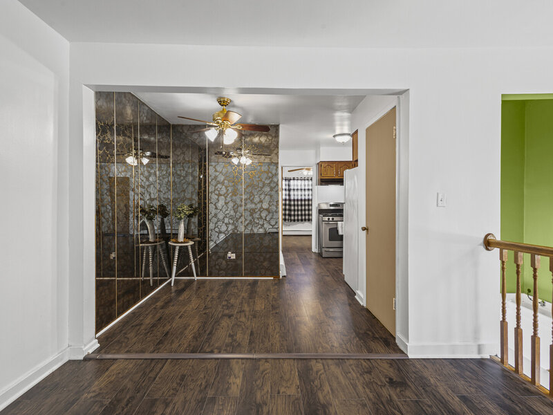 44 King Arthur Court Northlake IL 60164