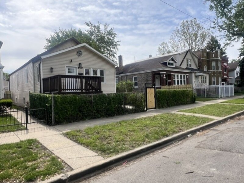 8423 S Carpenter Street Chicago IL 60620