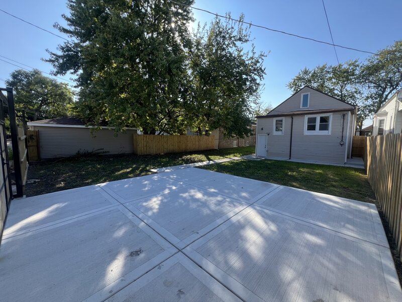 8423 S Carpenter Street Chicago IL 60620