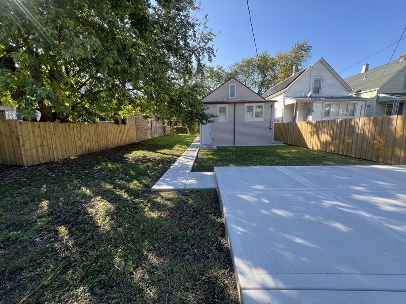 8423 S Carpenter Street Chicago IL 60620