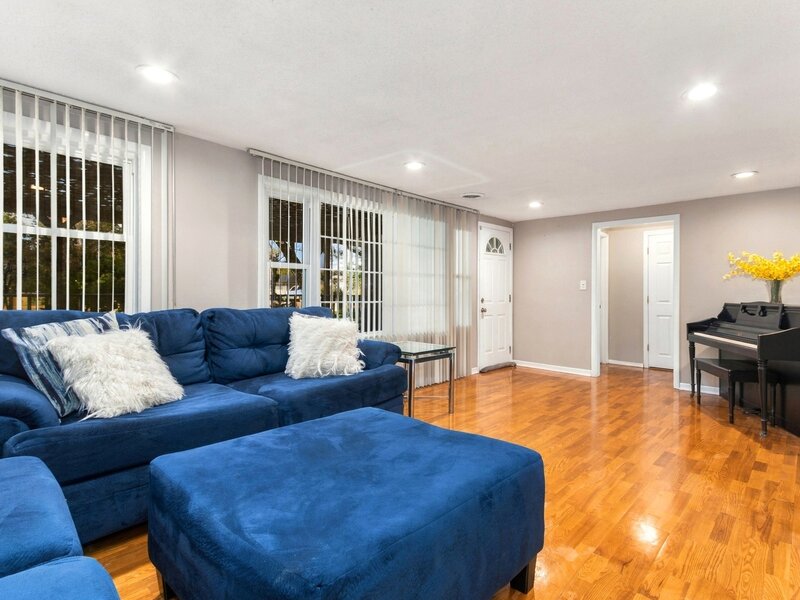 651 Westgate Drive Aurora IL 60506