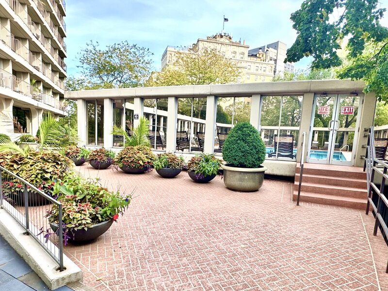 1960 N Lincoln Park West Avenue Chicago IL 60614