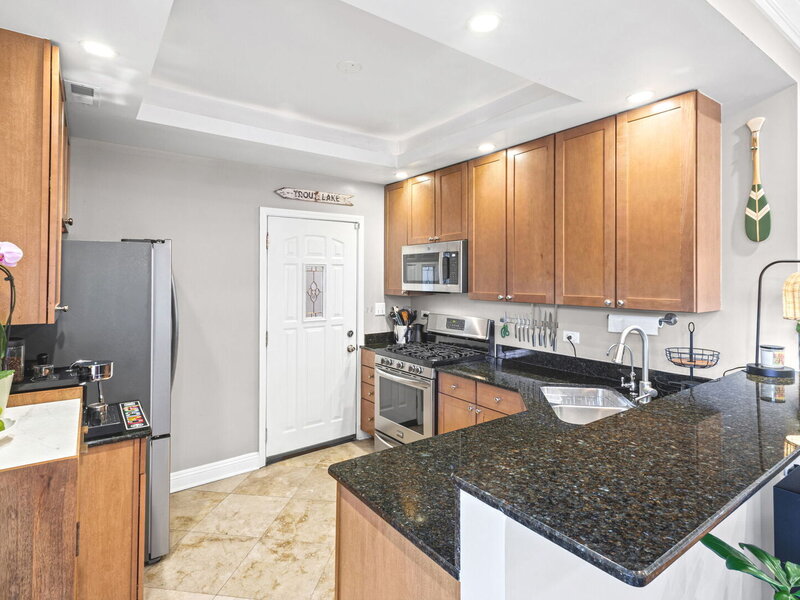 4909 N Janssen Avenue Chicago IL 60640