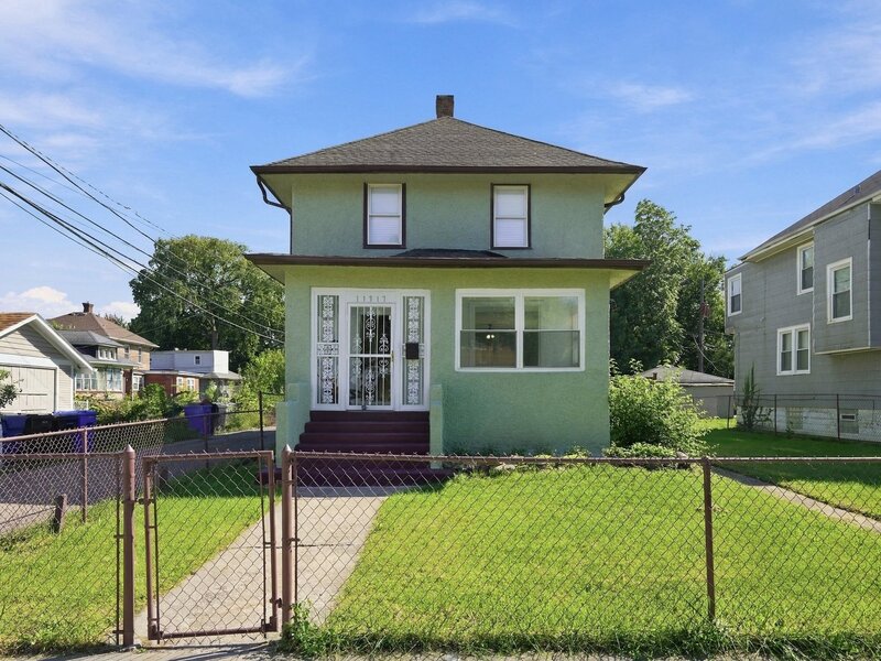 11715 S Parnell Avenue Chicago IL 60628