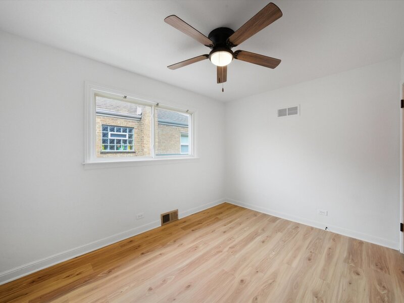 8846 S Dorchester Avenue Chicago IL 60619