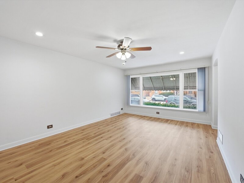 8846 S Dorchester Avenue Chicago IL 60619