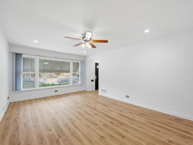 8846 S Dorchester Avenue Chicago IL 60619